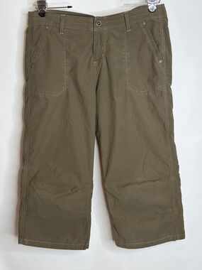Kuhl Women’s Olive Green Bermuda Shorts  Size 14